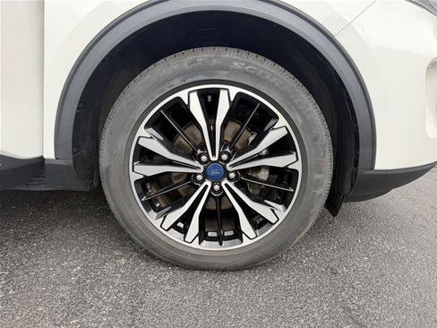 Certified 2022 Ford Escape SEL w/ SEL Stealth AWD Package image 10