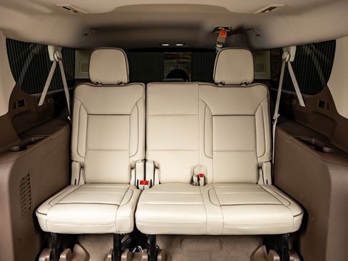 Used 2024 GMC Yukon XL Denali w/ Advanced Technology Package image 38