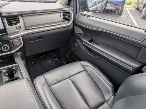 Used 2024 Ford Expedition XLT RWD image 19