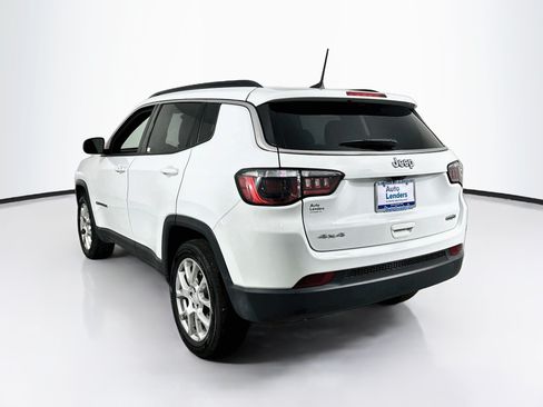 Used 2023 Jeep Compass Latitude AWD/4WD image 7