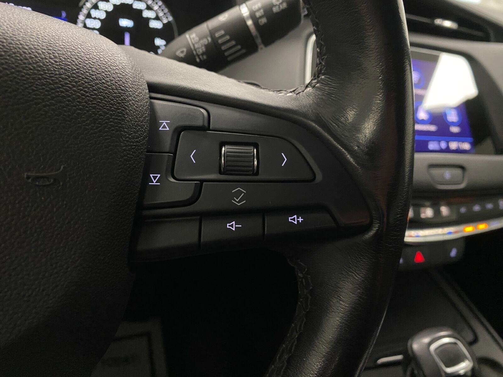 Used 2019 Cadillac XT4 Premium Luxury AWD/4WD image 16