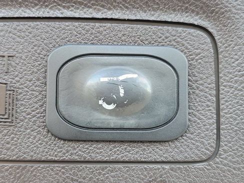 Used 2018 Lincoln MKC Reserve w/ Lincoln MKC Climate Package FWD image 11