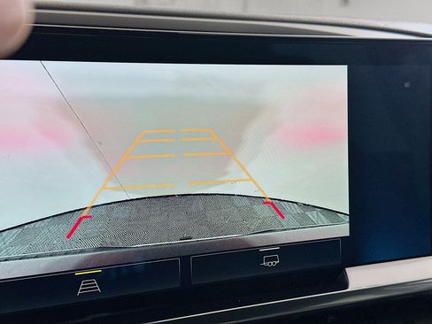 Used 2024 Chevrolet Silverado 1500 LT image 22