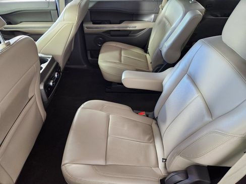 Used 2021 Ford Expedition XLT RWD image 14