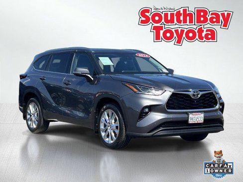 Certified 2024 Toyota Highlander Limited AWD/4WD image 1