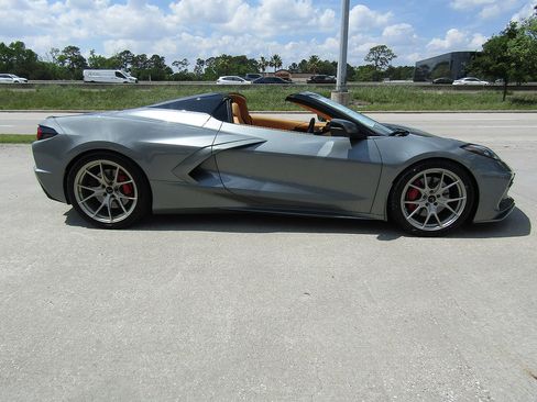 Used 2024 Chevrolet Corvette Stingray Premium Conv w/ Z51 Performance Package image 4
