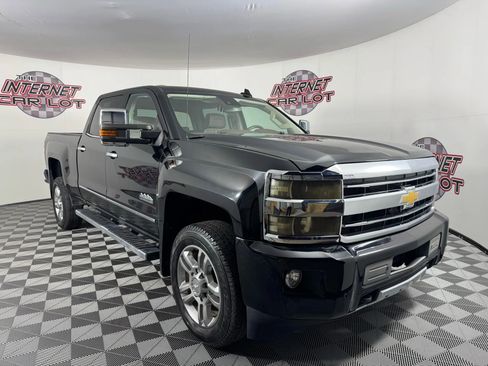 Used 2018 Chevrolet Silverado 2500 High Country image 9