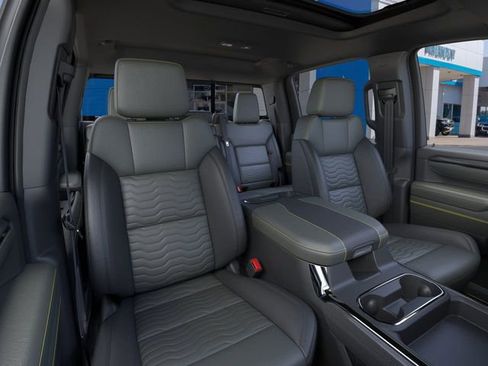 New 2026 Chevrolet Silverado 2500 ZR2 image 16