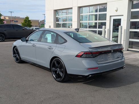 Used 2023 Honda Accord Sport image 9