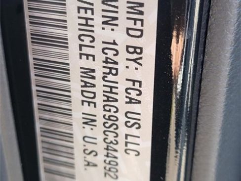 New 2025 Jeep Grand Cherokee Laredo X w/ Luxury Tech Group I image 35