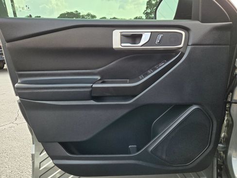 Used 2020 Ford Explorer XLT w/ Comfort Package AWD/4WD image 23
