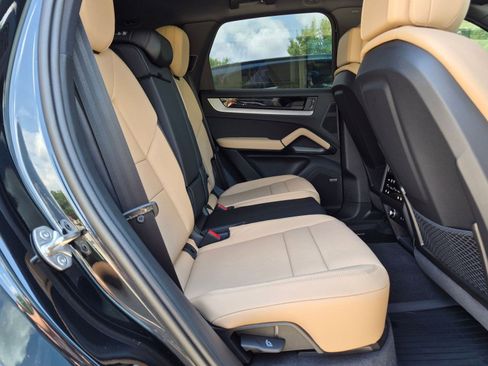 New 2026 Porsche Cayenne AWD/4WD image 22