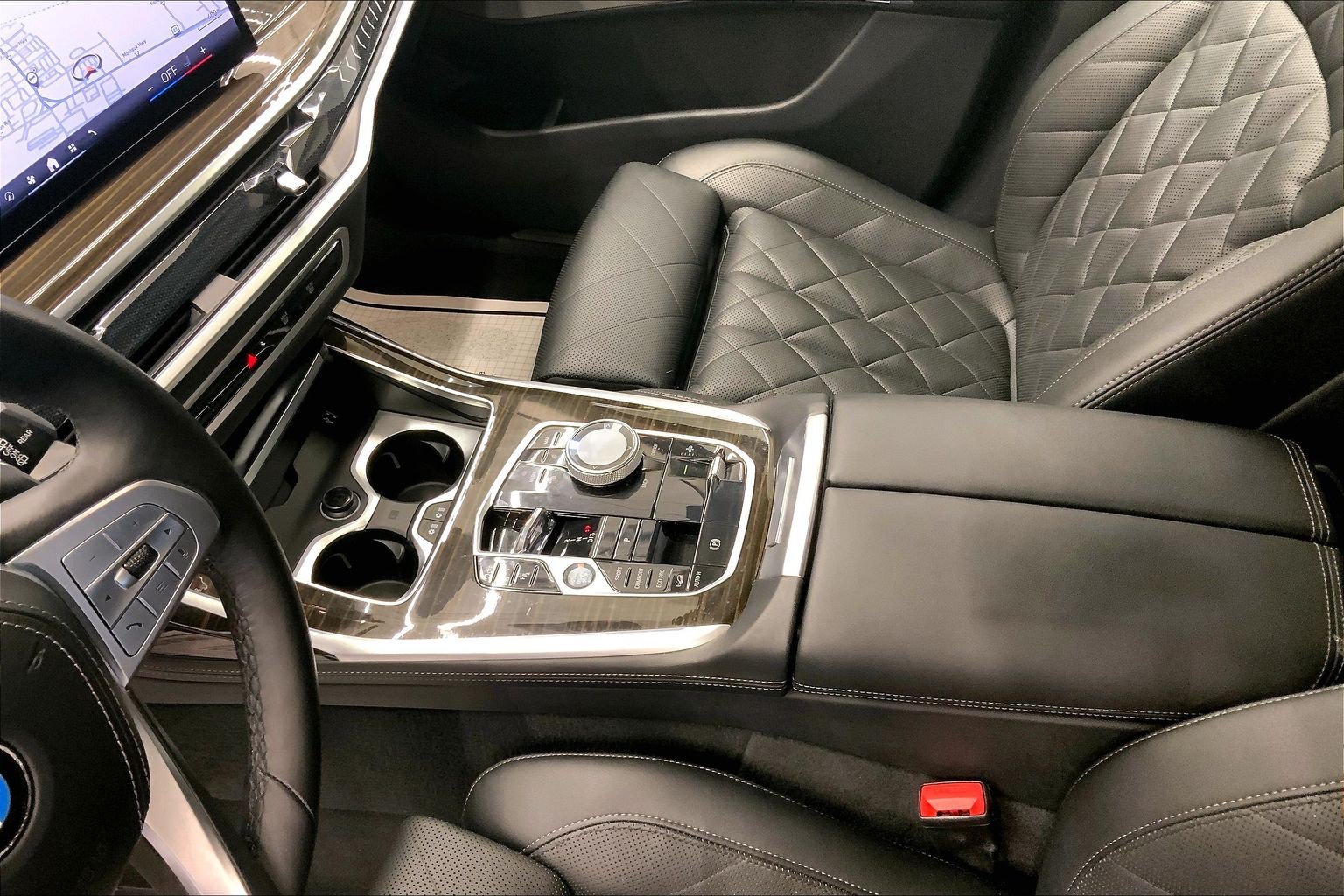 Used 2024 BMW X7 xDrive40i w/ Executive Package AWD/4WD image 18