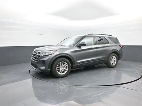 New 2026 Ford Explorer Active RWD image 4