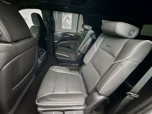Used 2023 Cadillac Escalade Premium Luxury image 27
