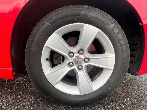 Used 2013 Dodge Charger SXT image 9