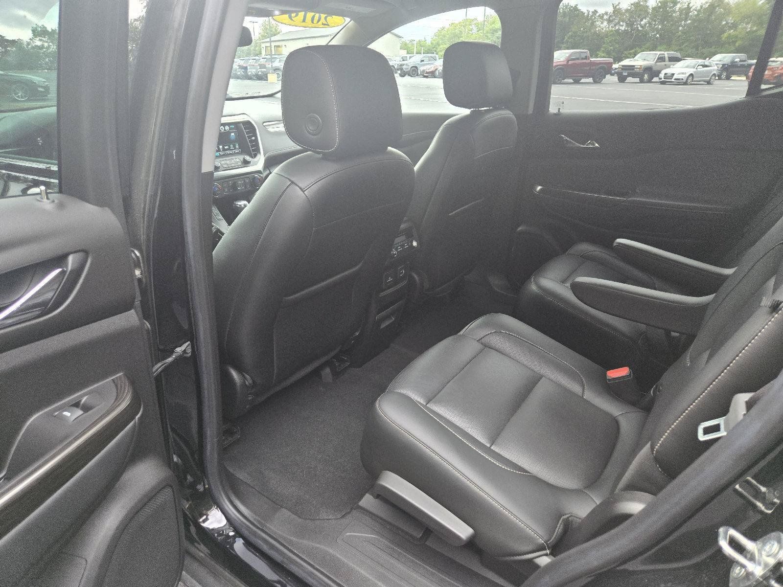 Used 2019 GMC Acadia SLT w/ Black Edition AWD/4WD image 26