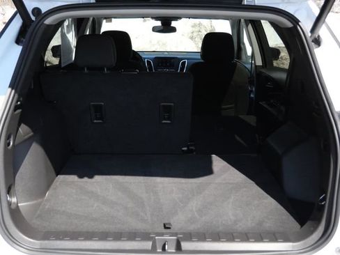 Used 2024 Chevrolet Equinox LT image 30