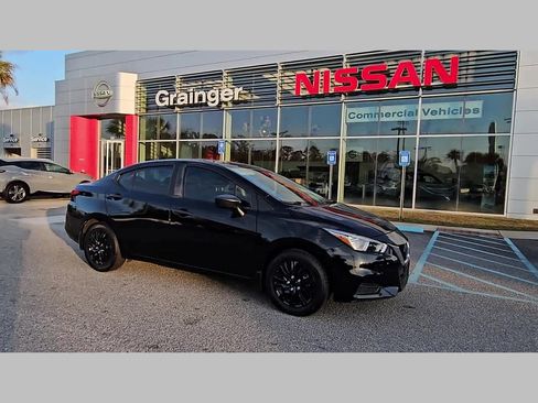 Used 2020 Nissan Versa S image 38