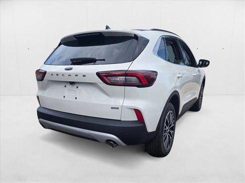 New 2025 Ford Escape SE image 2