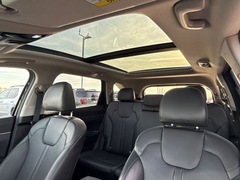 Used 2024 Kia Sorento S w/ Panoramic Sunroof Package AWD/4WD image 20