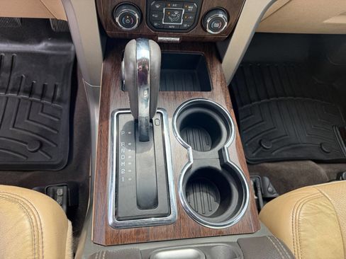 Used 2013 Ford F150 Lariat w/ Mid Equipment Group image 29