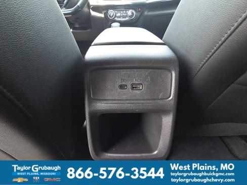 Used 2025 Chevrolet Trax RS FWD image 30