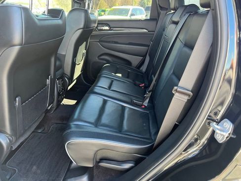 Used 2019 Jeep Grand Cherokee Overland AWD/4WD image 23