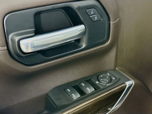 Used 2021 Chevrolet Silverado 1500 RST image 17