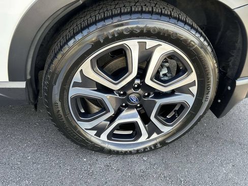 Used 2023 Subaru Ascent Limited w/ Technology Package AWD/4WD image 6