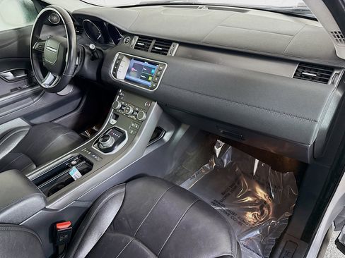 Used 2019 Land Rover Range Rover Evoque SE image 30