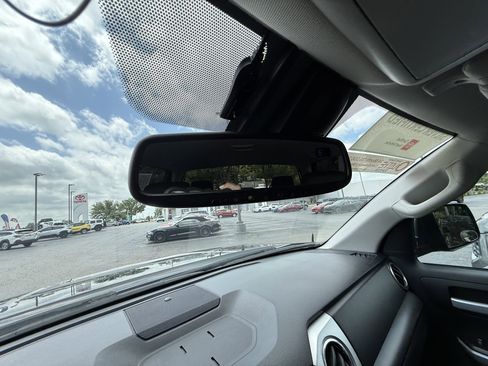 Certified 2019 Toyota Tundra SR5 AWD/4WD image 13
