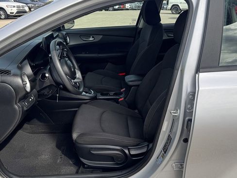 Used 2020 Kia Forte LXS image 16