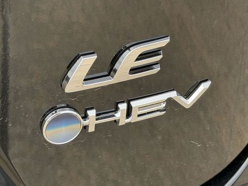 Used 2025 Toyota Corolla LE FWD image 11
