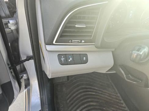 Used 2018 Hyundai Elantra SEL FWD image 14