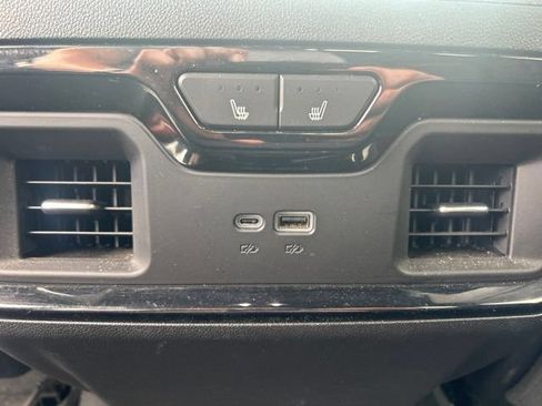 Used 2024 GMC Sierra 1500 AT4 w/ Technology Package AWD/4WD image 19