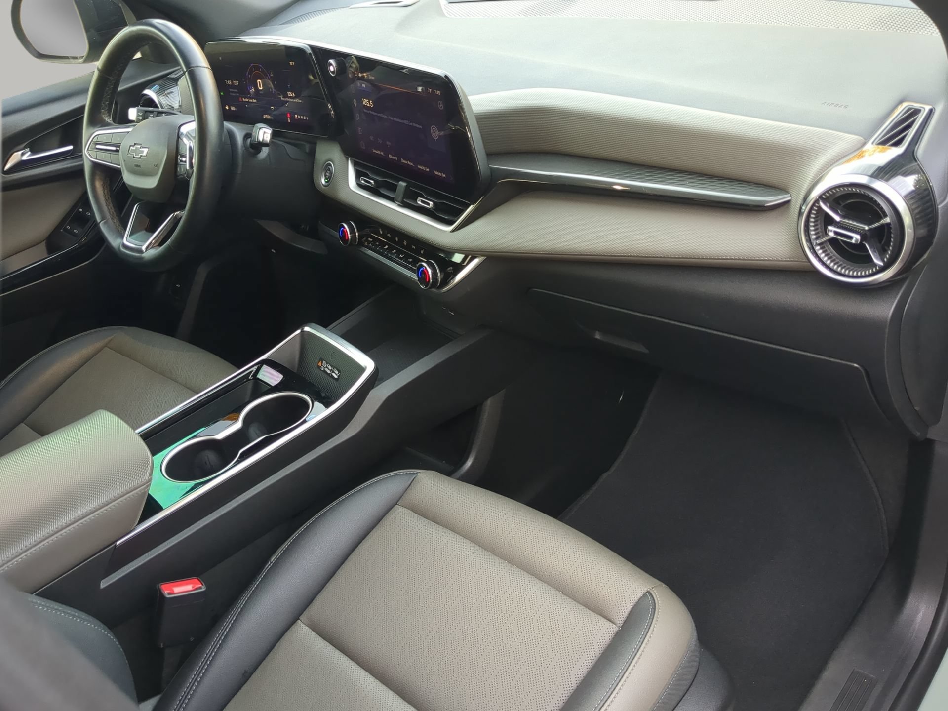 Used 2025 Chevrolet Equinox LT w/ Convenience Package II FWD image 48
