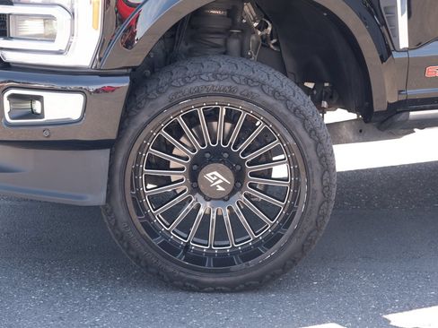Used 2023 Ford F350 Limited w/ FX4 Off-Road Package AWD/4WD image 25
