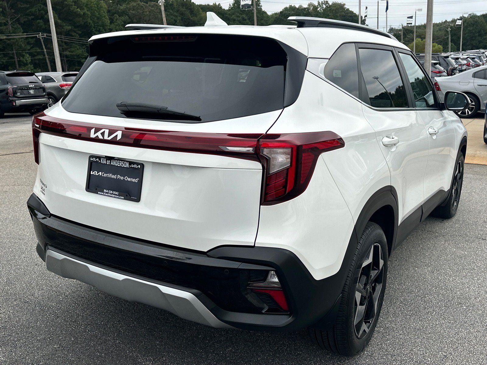 Certified 2025 Kia Seltos EX w/ EX Sunroof Package FWD image 3