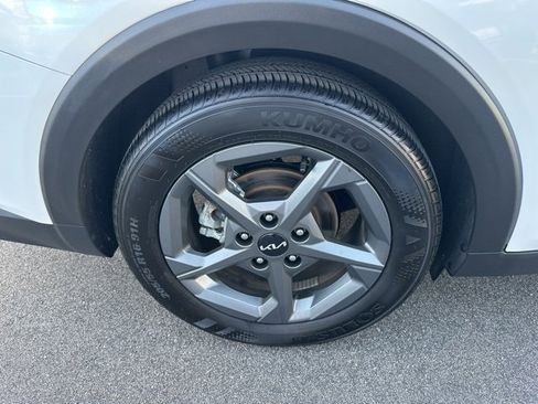 Used 2025 Kia K4 LXS image 29