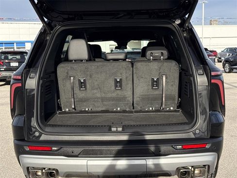 Used 2026 Chevrolet Traverse LT image 5