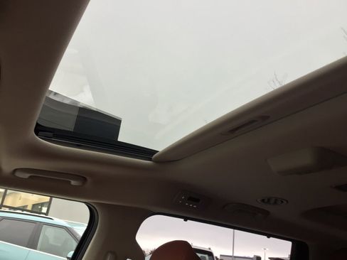 New 2026 Kia Carnival SX image 11