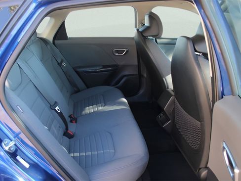 Used 2025 Kia K4 EX image 27