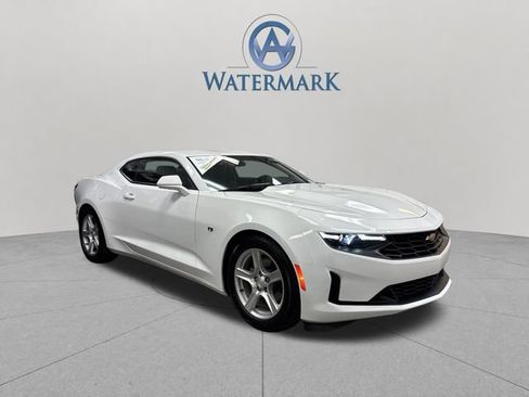 Used 2023 Chevrolet Camaro LT RWD image 8