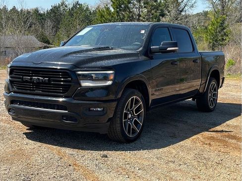 Used 2019 RAM 1500 Laramie AWD/4WD image 2