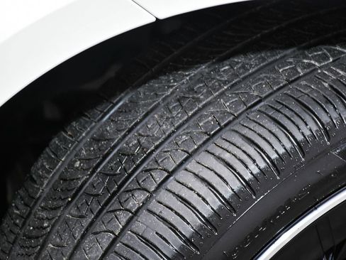 Used 2025 BMW i4 M50 w/ Premium Package image 90