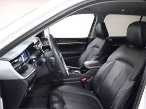 Used 2021 Jeep Grand Cherokee L Limited AWD/4WD image 18