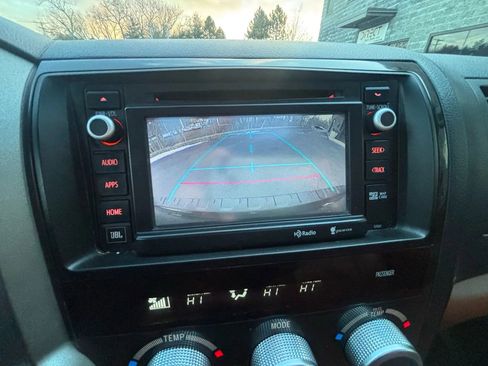 Used 2015 Toyota Sequoia Platinum image 38