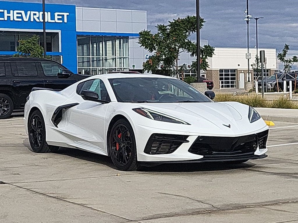 Used 2021 Chevrolet Corvette Stingray Preferred Cpe w/ Z51 Performance Package RWD image 2