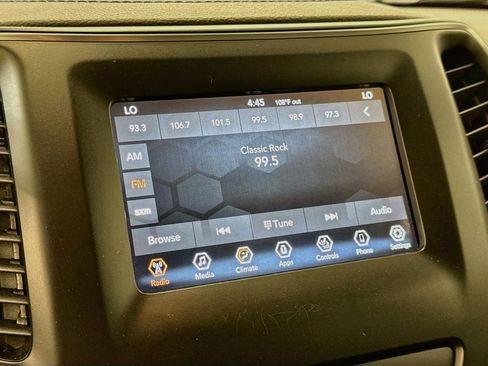 Used 2019 Jeep Cherokee Latitude Plus w/ Comfort/Convenience Group AWD/4WD image 21